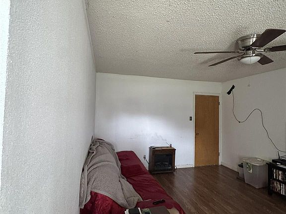 5th image of 106 N 7th St E