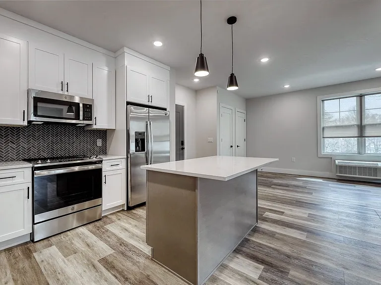 192 Livingston St — Photo 8