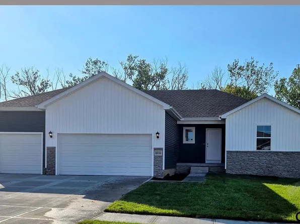 8026 N 170th Ter, Bennington, NE 68007