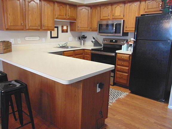 4th image of 50 Lakeview Ct