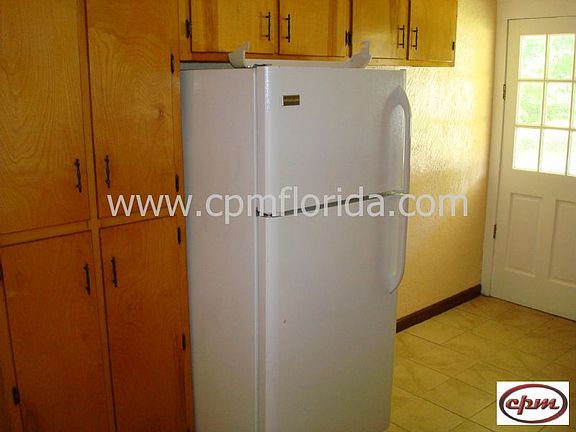 4th image of 908 N 69th Ave APT B