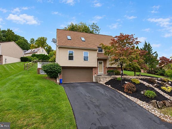 2nd image of 222 Wexham Dr