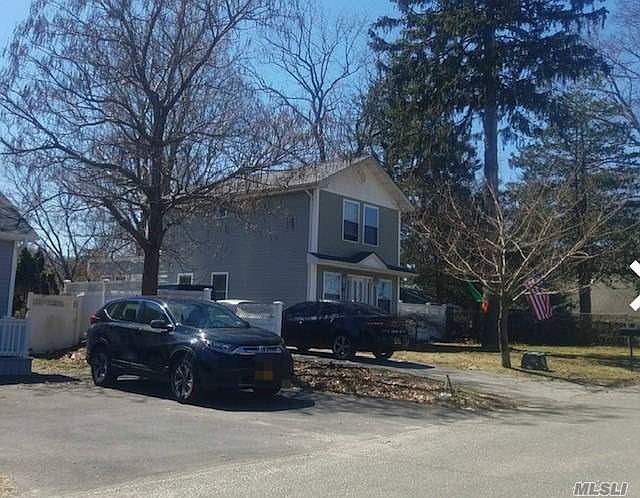 2nd image of 90 Wyona Ave