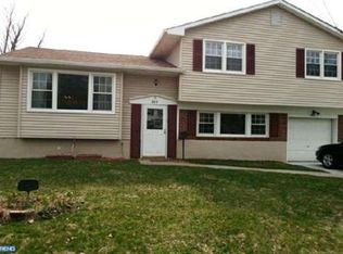 809 Woodlane Rd, Beverly, NJ 08010