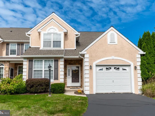 32 Wheatsheaf Ln, Norristown, PA 19403