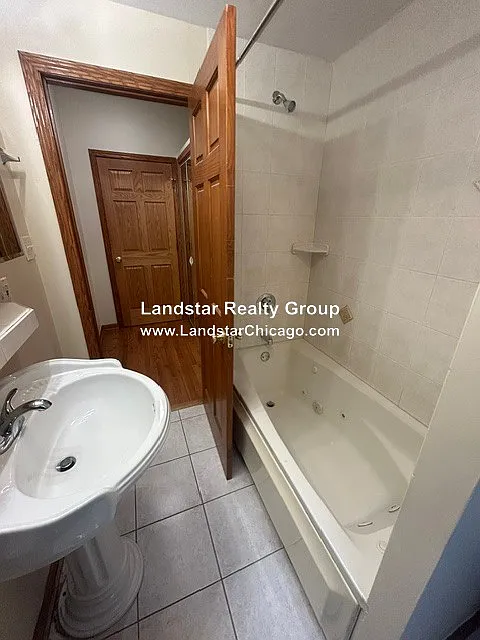 1818 W Chase Ave #2