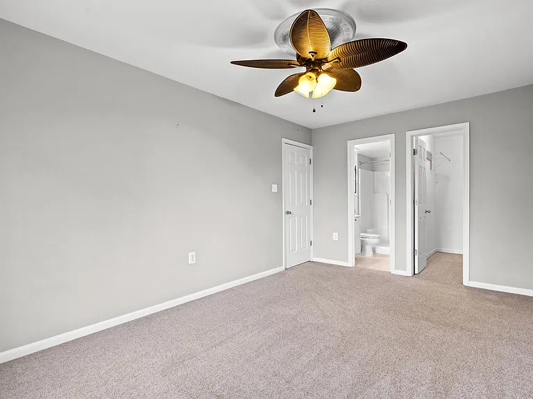 14022 Erie Ct — Photo 10
