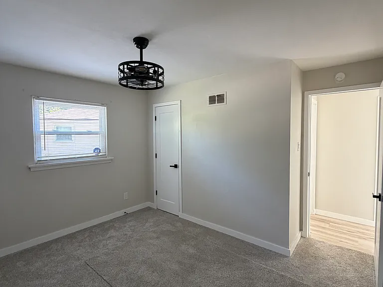 6829 Larry Ln — Photo 6