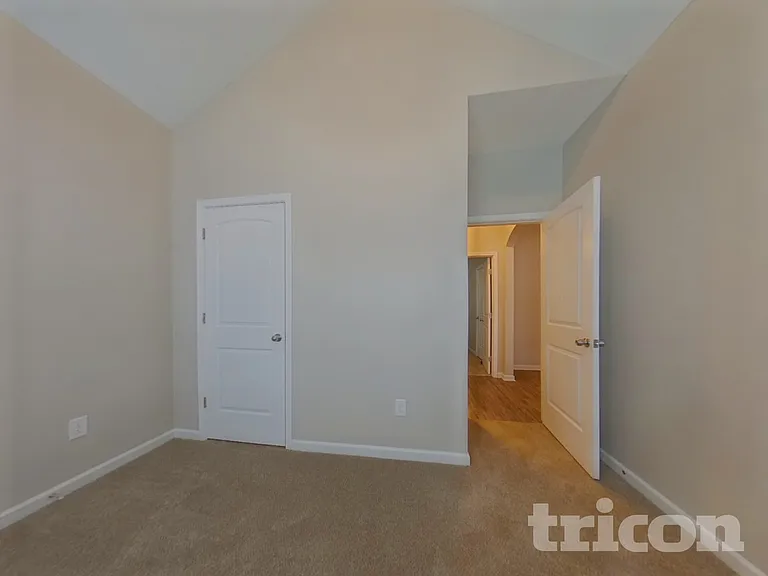216 Stone Creek Ct — Photo 10