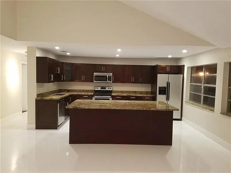 3 bed, 2.0 bath, 1792 sqft, $2,800 — Photo 1