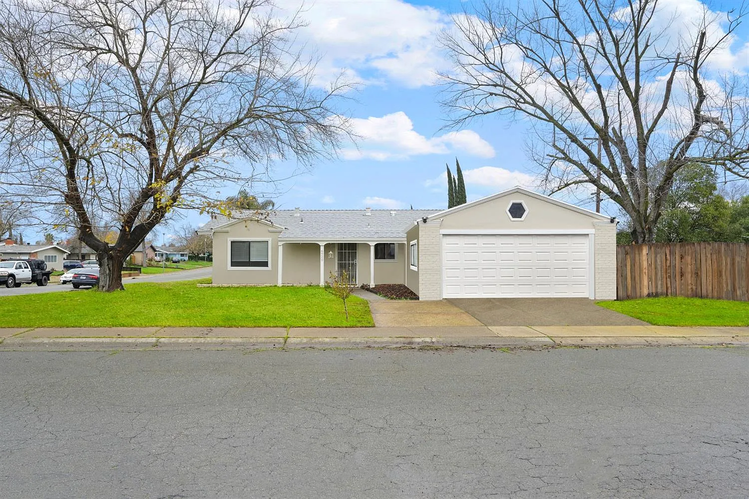 6925 Treelark Way photo 1