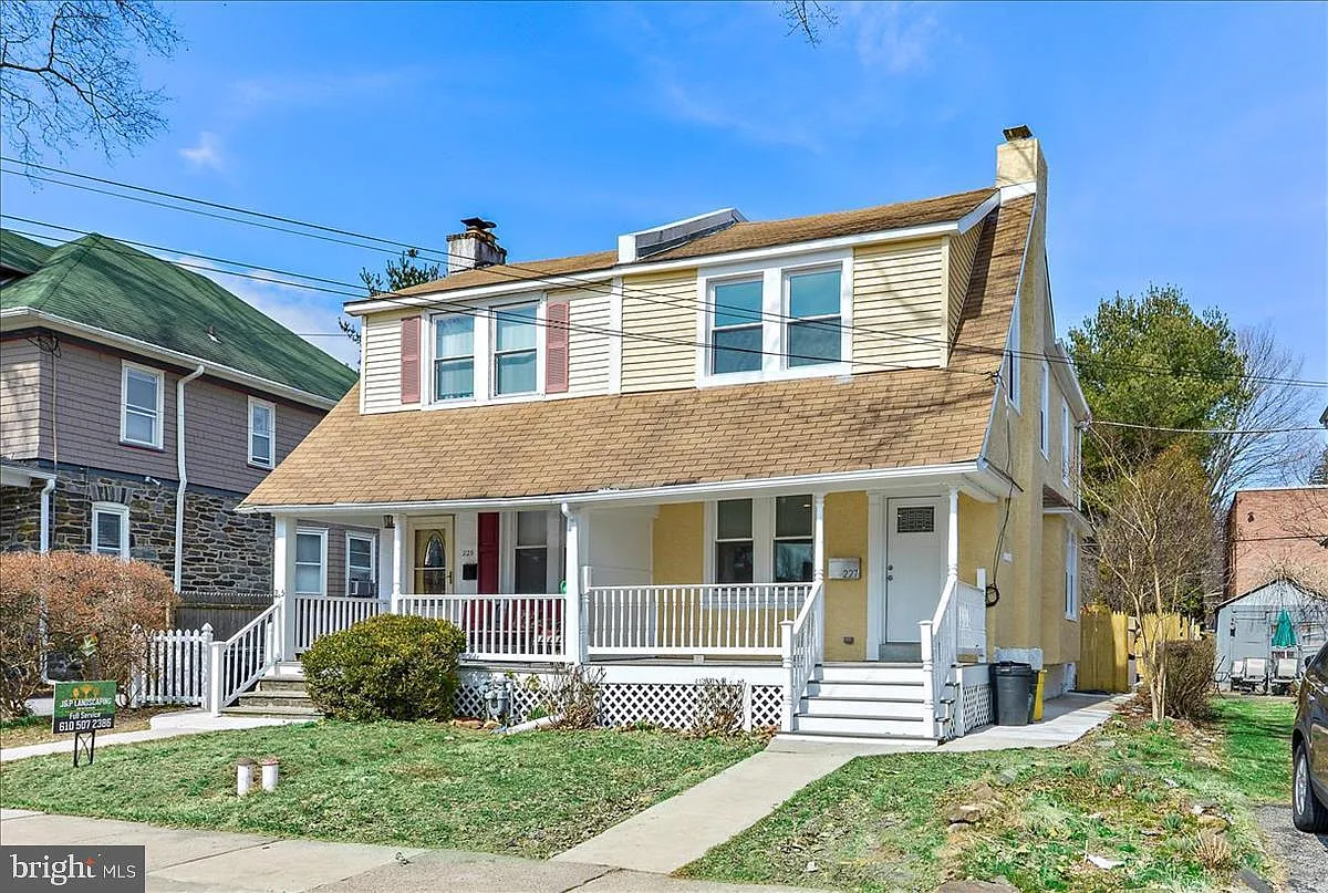 227 Wayne Ave photo 1