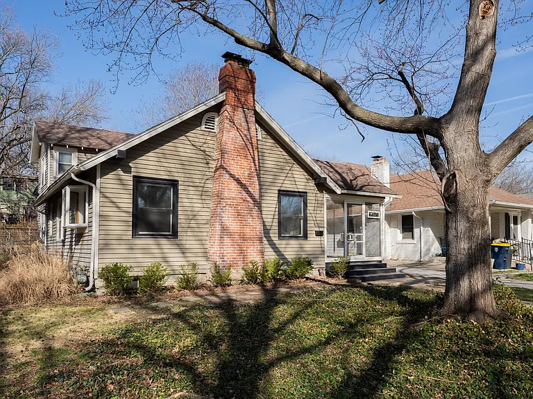 6420 Oak St — Photo 24