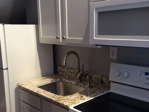 3rd image of 328 Lafayette Ave APT 2