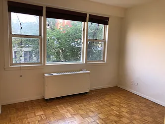 Rented by R New York