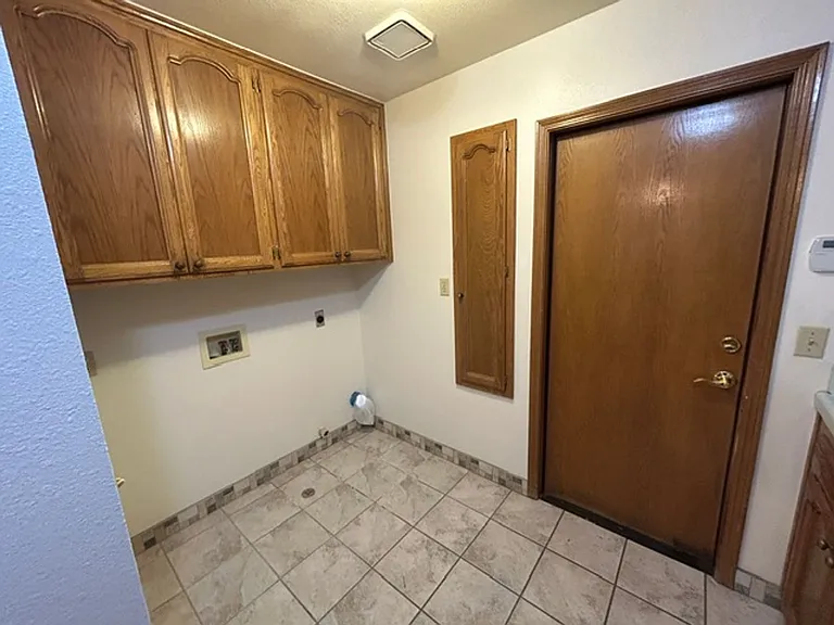 5730 W Laura Ct — Photo 45