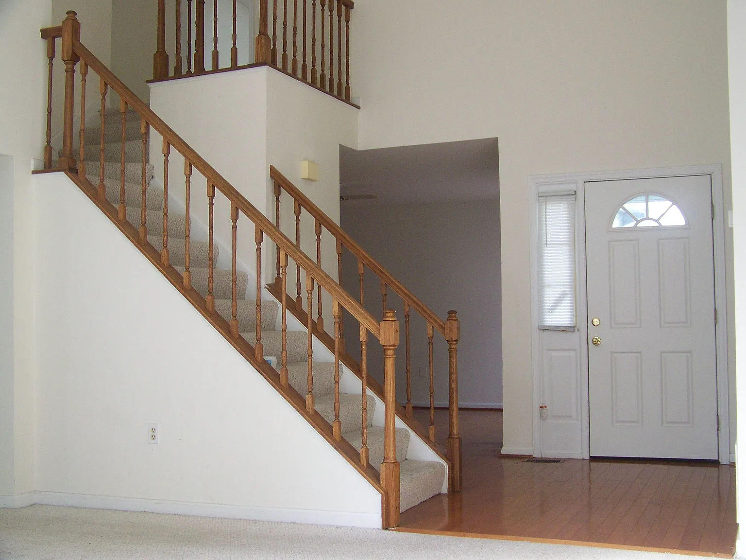 3 bed, 2.5 bath, 1713 sqft, $3,200 — Photo 3