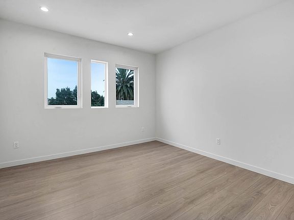 5th image of 1015 1/2 Rosemont Ave