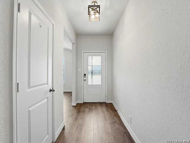 804 Red Riv — Photo 4
