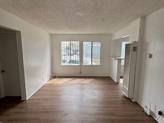 4th image of 1101 W 45th St APT 5