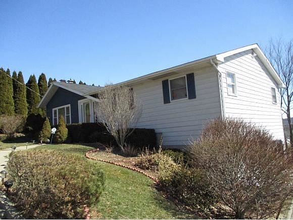 1st image of 942 Squires Ave