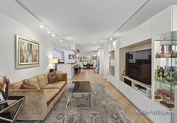 2nd image of 333 E 66th St #4LM