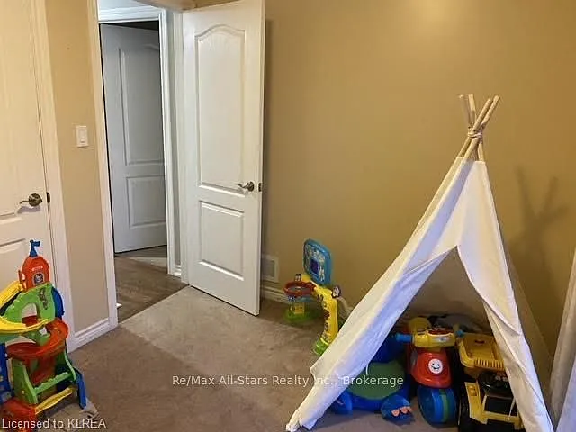 24 Beall St — Photo 12