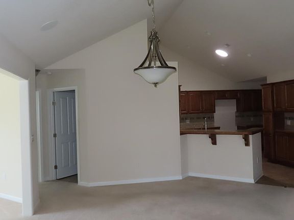 5th image of 3916 Coventry Ln