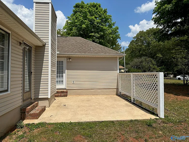 101 Springfield Ln — Photo 21