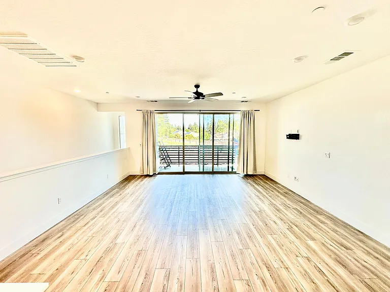 580 N Adler Ln — Photo 9