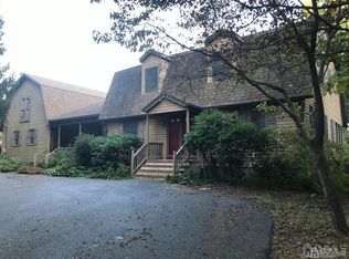 215 Federal Rd, Monroe Township, NJ 08831