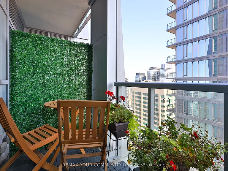 1 Yorkville Ave #4301 — Photo 29