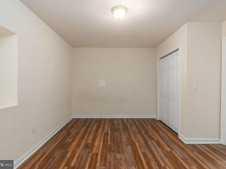 8009 Burrell Rd — Photo 37