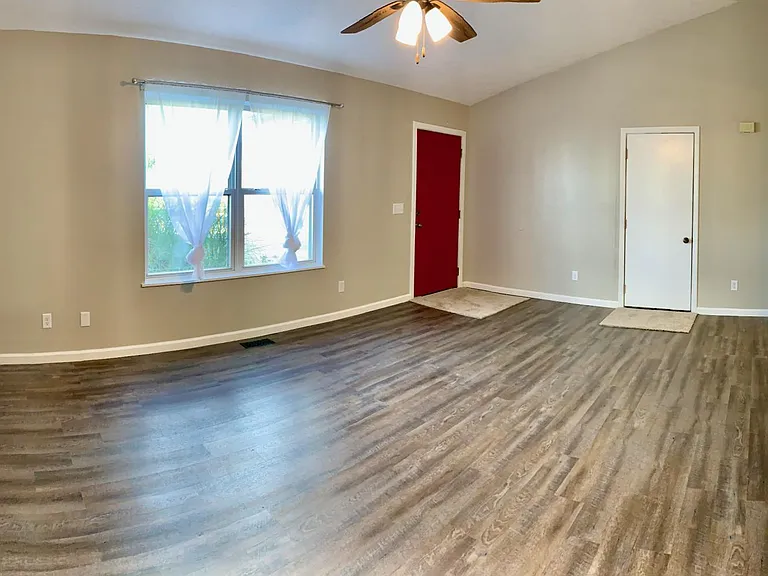 3600 Thornhill Cir W — Photo 16