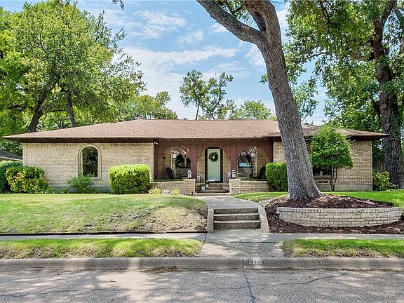 2nd image of 3613 S Glenbrook Dr
