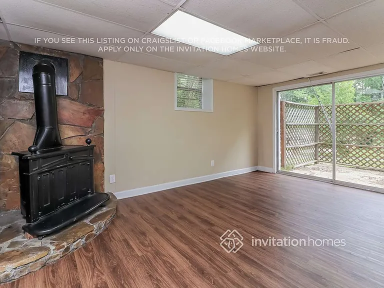 1398 Yates Ave — Photo 13
