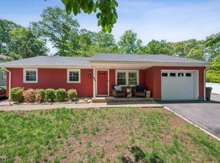 214 Santa Fe Trl, Hopatcong Boro, NJ 07843