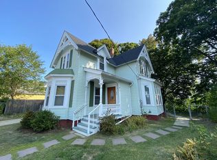 33 Fairview St, Fitchburg, MA 01420