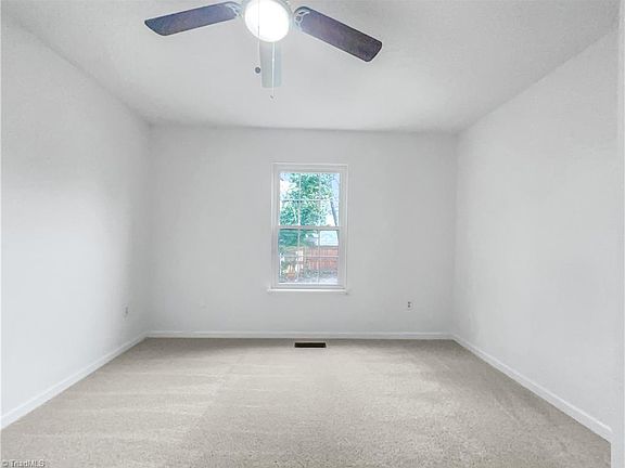5th image of 302 Gant St
