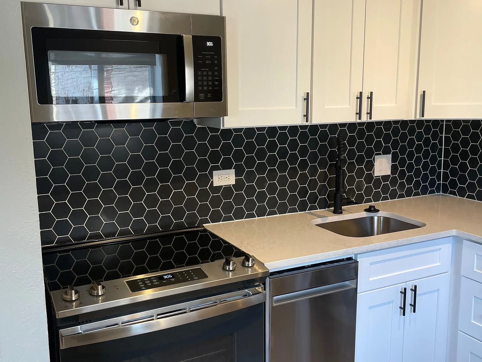1 bed, 585 sqft, $1,495 — Photo 2