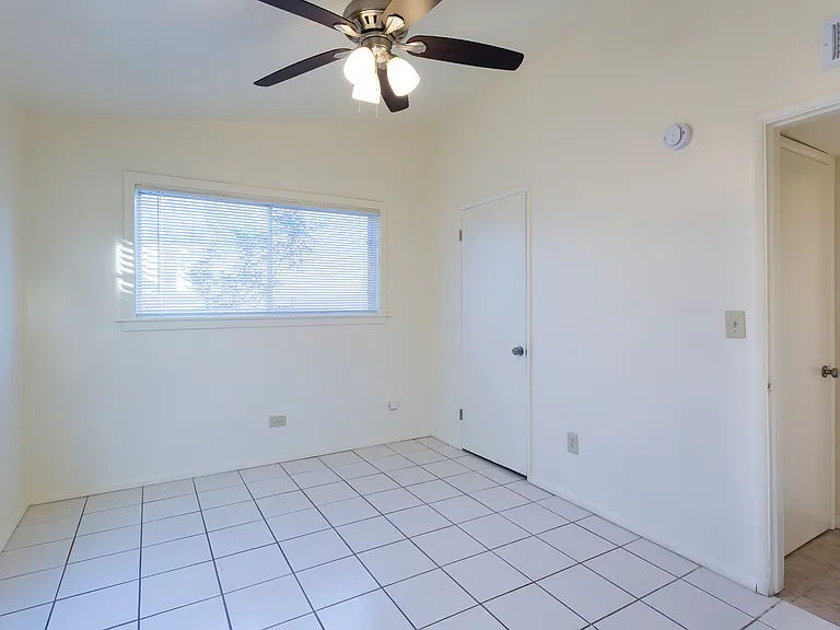 535 N Cimarron St — Photo 31