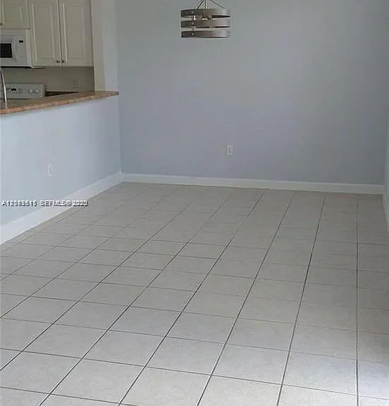 4163 NE 11th St #0 — Photo 9