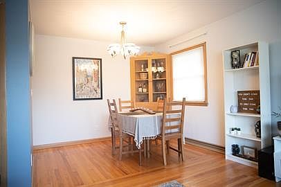 4th image of 7323 Harwood Ave
