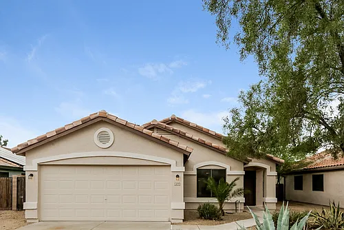 1079 E Yuma Ave Photo 1