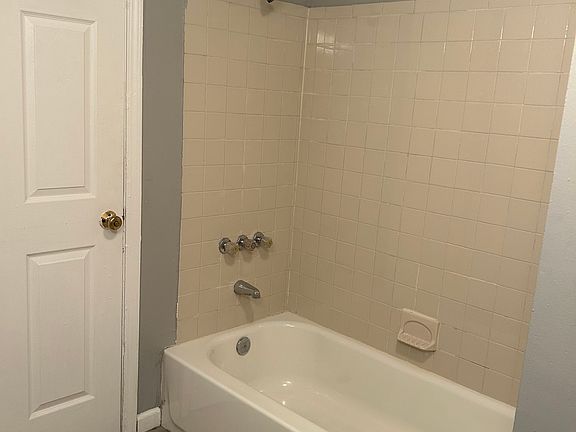2nd image of 5934 Plymouth Ave
