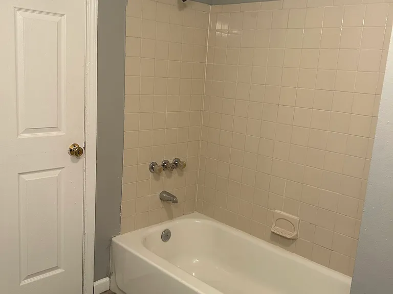 5934 Plymouth Ave — Photo 2
