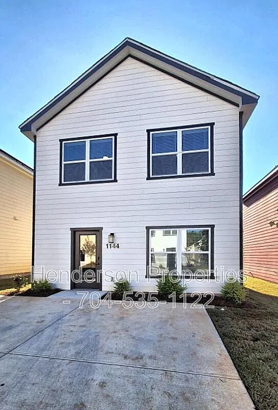 3 bed, 2.5 bath, 1320 sqft, $1,990 — Photo 1