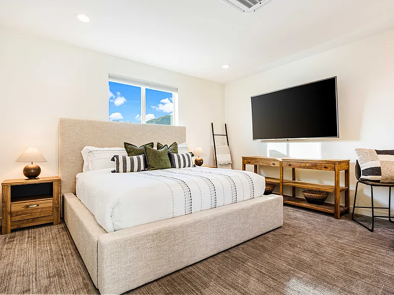 Bedroom 3 (Upstairs)