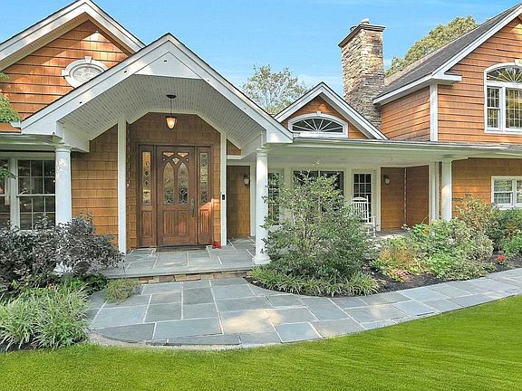 2nd image of 5 Whistler Hill Ln