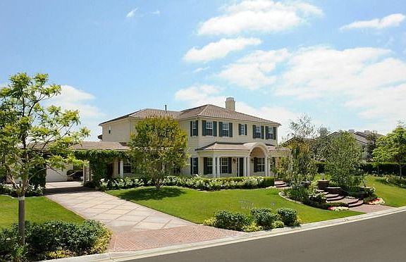 Beautiful Georgian style home in Yorba Linda's Manor House